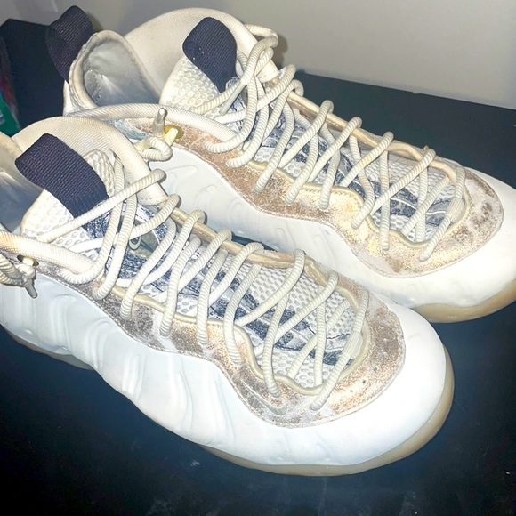 Nike Shoes - Nike Air Foamposite One Women